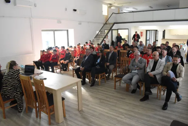 U &Scaron;koli nogometa zajedno na treningu Mohačani i Baranjci