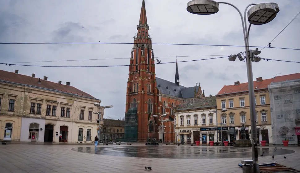 Osijek, 27. 3. 2026., Slobodnjaciki&scaron;a; hladno vrijeme; zahlađenje; Trg Ante Starčevića; prazan trg; vremenska prognoza; proljeće; promjenjivo vrijeme
