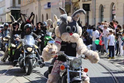 Osijek, 19. 04. 2025, Trg Ante Starčevića, Uskrsni sajam i Motozeke.snimio GOJKO MITIĆ