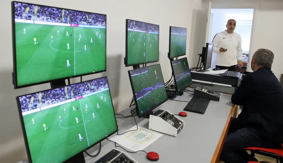 Zagreb, 14.05.2019 - Predstavljanje uvođenja VAR-a u hrvatski nogomet u Hrvatskoj nogometnoj akademiji. Na slici sudac Bruno Marić.foto HINA/ Damir SENAČAR/ ds