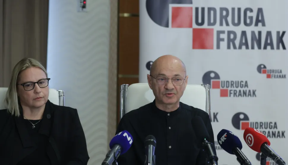 Zagreb.30.3.2026.- Održana je konferencija za novinare Udruge Franak na temu "Ususret odluci pro&scaron;irenog vijeća Vrhovnog suda o konverzijama, hoće li suci suditi po zakonu ili arbitrarno?" Na slici Irena Blauhorn i Goran Aleksić. Foto HINA/Tomislav Pavlek/tp