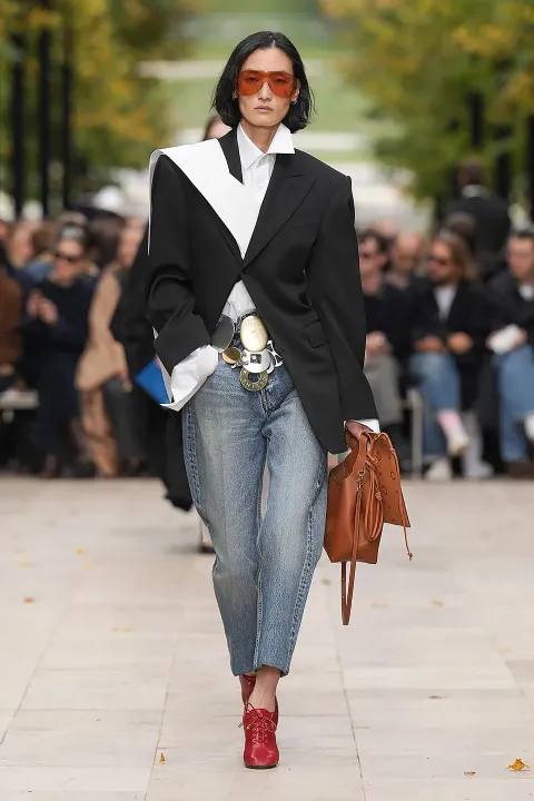 (251006) -- PARIS, Oct. 6, 2025 (Xinhua) -- A model presents creations from the ready-to-wear Spring/Summer 2026 collections by CELINE during the Paris Fashion Week in Paris, France, on Oct. 5, 2025. (MeetEurope/Handout via Xinhua) Photo: MeetEurope/XINHUA