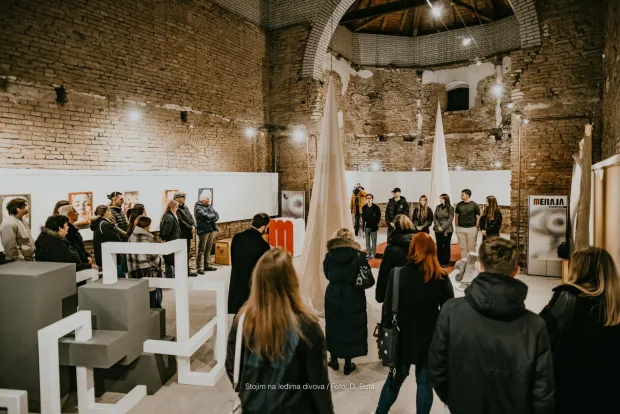 IZLOŽBA "Stojim na leđima divova 3.0"