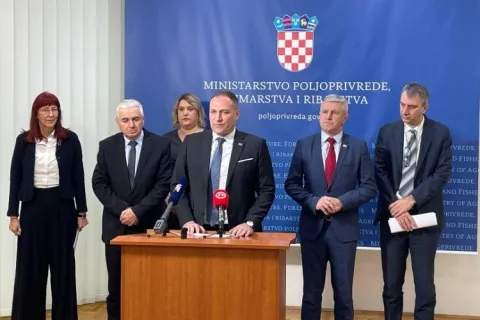 Potpredsjednik Vlade Republike Hrvatske i ministar poljoprivrede, &scaron;umarstva i ribarstva David Vlajčić danas je na konferenciji za medije predstavio sedam pravilnika iz područja poljoprivrede i ribarstva.