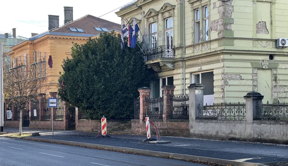 Osijek, 25. 11. 2024., Europska avenija, izmje&scaron;tnje, tramvajska stanica, radovi, kod HGK, južna strana SNIMIO BRUNO JOBST