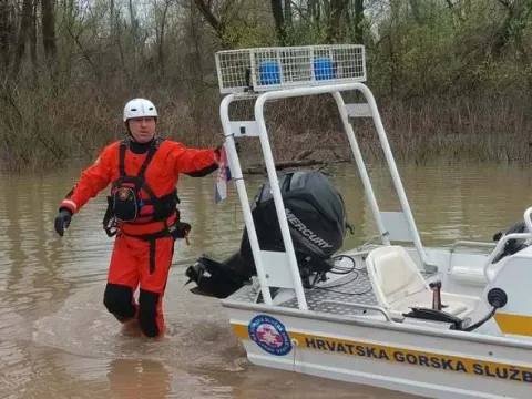 Spa&scaron;avanje migranata kod Babine Grede