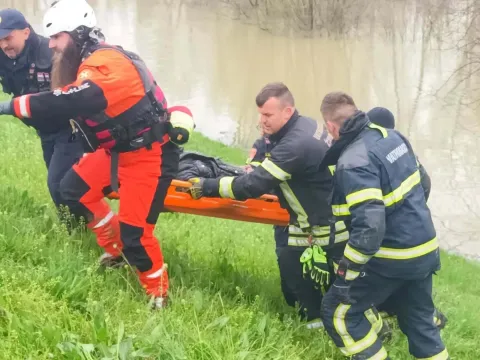 Spa&scaron;avanje migranata kod Babine Grede