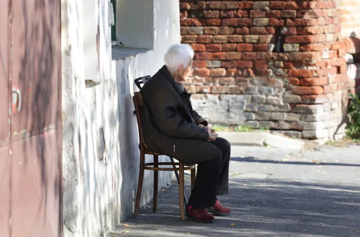 Osijek, 01. 11. 2025., slobodnjak, slobodnjaci, umirovljenik, umirovljenici, siroma&scaron;tvo, mirovina, egzistetncija, na rubu siroma&scaron;tva, jesen, toplo vrijeme SNIMIO BRUNO JOBST