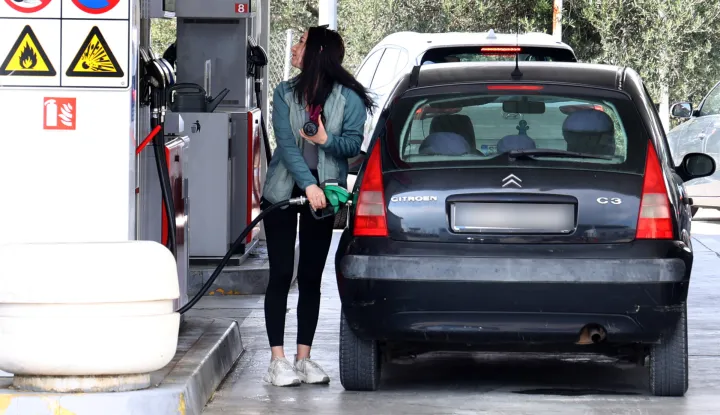 23.03.2026., Sibenik --Pocele su guzve na benzinskim postajama uoci najavljenog poskupljenja goriva. Photo: Dusko Jaramaz/PIXSELL