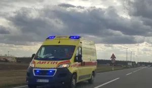 Vozilo Hitne na putu kod Gradi&scaron;ta prema Vinkovcima, ožujak 2024.snimila Marija Le&scaron;ić Omerović