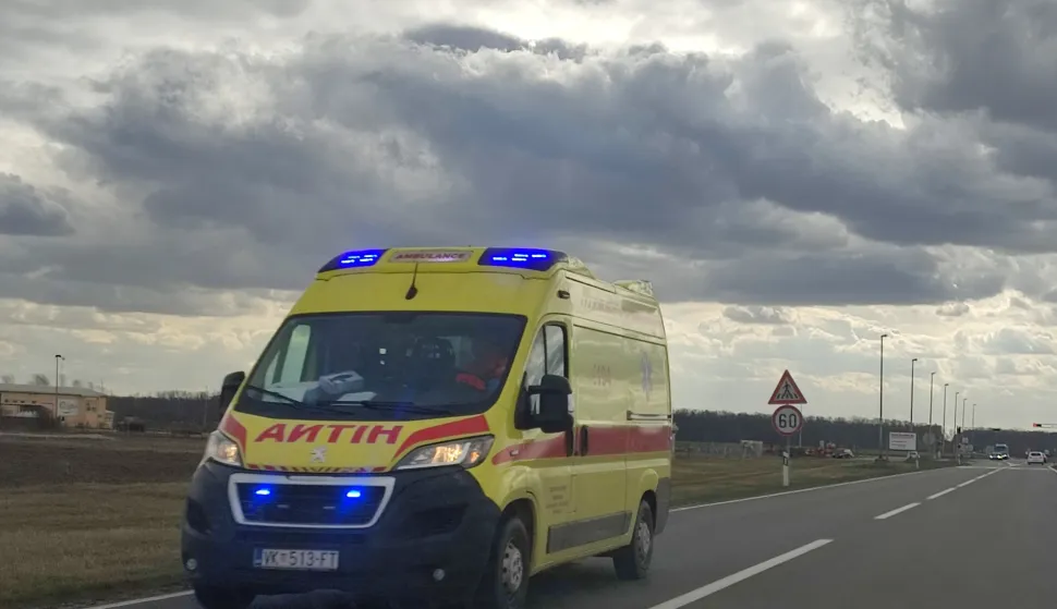 Vozilo Hitne na putu kod Gradi&scaron;ta prema Vinkovcima, ožujak 2024.snimila Marija Le&scaron;ić Omerović