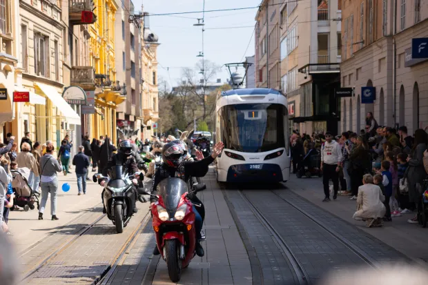 Osijek, 4. 4. 2026., Motozeke; Trg A. StarčevićaUskrs; program; motozeke; sajam; djeca; gužva; posjetitelji; blagdan; motoklub