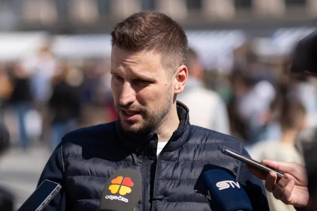 Osijek, 4. 4. 2026., Motozeke; Trg A. StarčevićaIvan Radić; Uskrs; program; sajam; djeca; gužva; posjetitelji; blagdan; motoklub