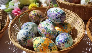 Osijek, 19. 04. 2025, Trg Ante Starčevića, Uskrsni sajam i Motozeke.snimio GOJKO MITIĆ