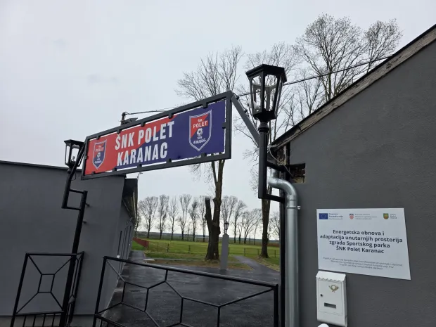 Općina Kneževi Vinogradi uspje&scaron;no je zavr&scaron;ila projekt energetske obnove sportskog parka &Scaron;NK Polet u Karancu, čime je Sportski park dobio novo, energetski učinkovito ruho, a &Scaron;NK Polet Karanac atraktivnije mjesto za treniranje i natjecanja te organizaciju sportskih događanja.