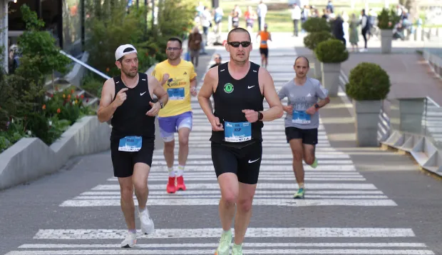 Osijek, 12. 04. 2025., Trg A. Starčevića, FERIVI polumaraton, 21 km, &scaron;fafeta, utrkaSNIMIO BRUNO JOBST