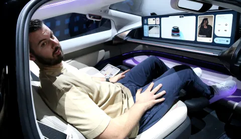 Sveta Nedelja, 26.06.2024. - Mate Rimac predstavio je u srijedu robotaksi nazvan Verne, po slavnom piscu, koji bi trebao prvo po?eti voziti po Zagrebu 2026. godine, no predstavljanje je pro?lo uz probleme budu?i da se robotaksi oglu?io na Rim?eve naredbe. Na fotografiji Mate Rimac. foto HINA/ Lana SLIVAR DOMINI?/ lsd