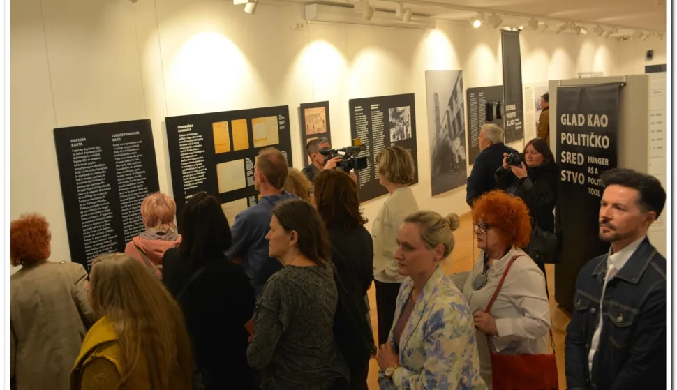 Ovoga dana dok otvaramo ovu izložbu u svijetu je nestao jedan grad veličine na&scaron;e Požege i to samo zato &scaron;to nisu imali &scaron;to pojesti.