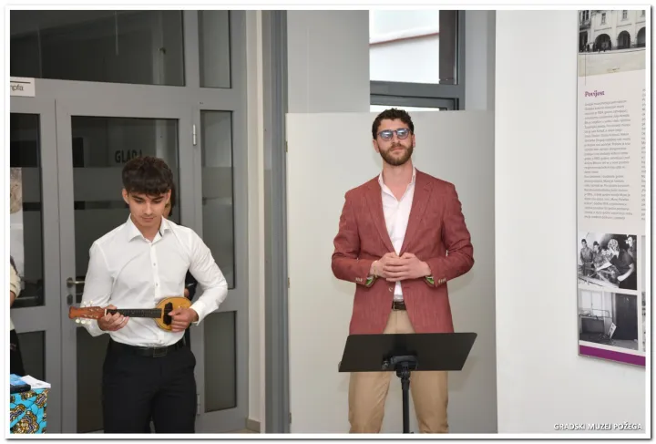 Ovoga dana dok otvaramo ovu izložbu u svijetu je nestao jedan grad veličine na&scaron;e Požege i to samo zato &scaron;to nisu imali &scaron;to pojesti.