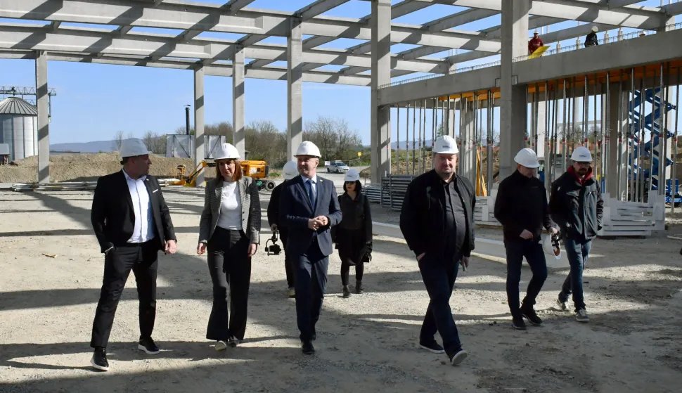Vlajčić na gradili&scaron;tu pože&scaron;kog distribucijskog centra za voće i povrće: Radovi napreduju brže od plana, otvorenje tijekom sljedeće godine