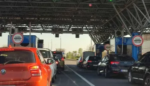 Na graničnom prijelazu Županja, travanj 2022.snimila Marija Le&scaron;ić Omerović