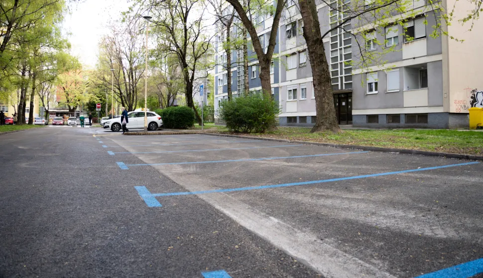 Osijek, 11. 4. 2026., Obilazak obnovljenog parkinga i kolnika, Vijenac Ivana Me&scaron;trovićaVIM; parking; kolnik; obnova; naselje; zgrade; stanovanje; Grad Osijek; Unikom