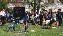 Osijek, 11. 04. 2026., Tvrđa, Posh-store, livada, sve po 1 Euro SNIMIO BRUNO JOBST