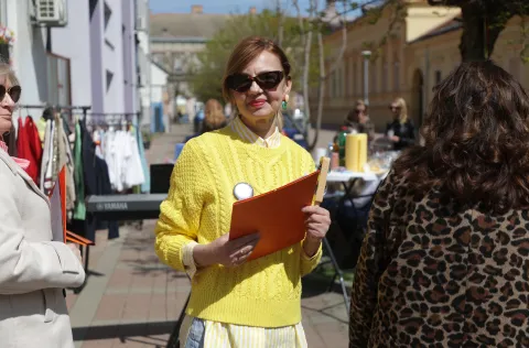 Osijek, 11. 04. 2026., Sunčana ulica, Sunčani pop-up, pop-rock ekipa 1- nastup, dizajnerice, secon hand shop, Andrea RadićSNIMIO BRUNO JOBST