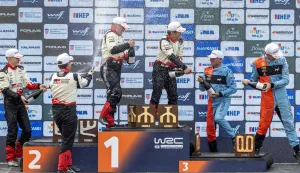 Senj, 12.04.2026 - Japanac Takumoto Katsuta u Toyoti Yaris pobjednik je petog izdanja WRC Croatia Rallya, koji je zavr&scaron;io velikom dramom u nedjelju u Senju. Na slici pobjednik rallya Takamoto KATSUTA (JPN) i njegov suvozač Aaron JOHNSTON (IRL), drugoplasirani Sami PAJARI (FIN) i njegov suvozač Marko SALMINEN (FIN) i trećeplasirarni Hayden PADDON (NZL) i njegov suvozač John KENNARD (NZL) na pobjedničkom postolju. foto HINA/ Damir SENČAR/ ds
