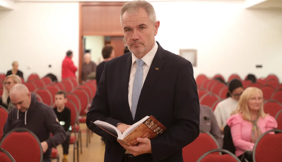 Vukovar, 31. 01. 2026., Hotel Lav, Rane vremena, osobna priča Rozalije Jakumetović, promocija, predstavljanje, knjiga, dokumentarni film, dokumentarac, Robert JankovicsSNIMIO BRUNO JOBST