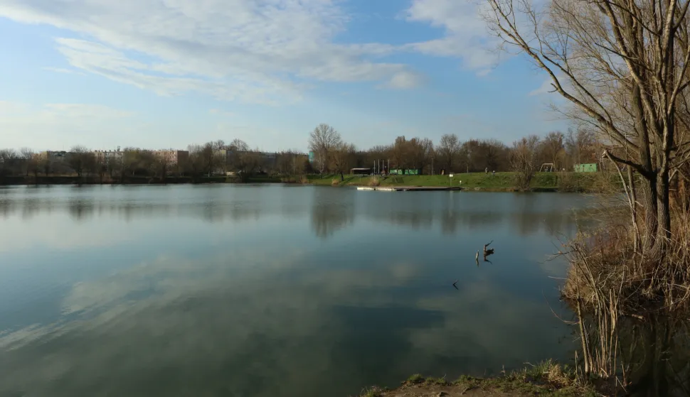 Osijek 11. 03. 2026, JUg 2, Jućno jezero, popularno zvano "Baje". lustracija, slbodnjak-snimio GOJKO MITIĆ