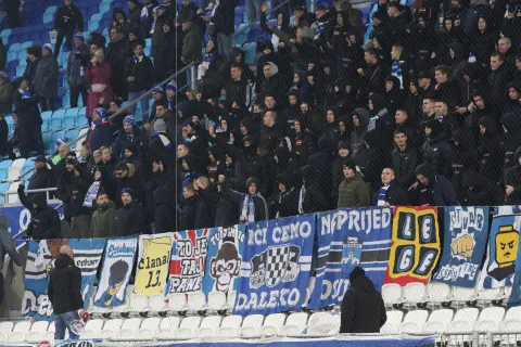 Osijek, 23. 11. 2025, Opus Arena, nogomet, Osijek - Lokomotiva (Zagreb), SupeSport HNL 25/26. Kohortasnimio GOJKO MITIĆ