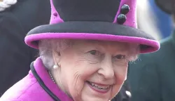 epa05754121 Queen Elizabeth arrives at the Sainsbury Centre for Visual Arts at the University of East Anglia (UEA) in Norwich, Eastern England, Britain, 27 January 2017. The Queen is visiting the 'Fiji: Art and Life in the Pacific' exhibition and will meet students studying at the UEA. EPA/HANNAH MCKAY