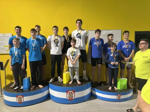 Osječani su u &scaron;tafeti 4x50 mje&scaron;ovito osvojili prvo mjesto u Vukovarufoto: Tomislav Čizmadija