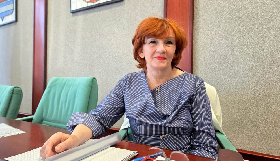 Vukovarsko-srijemska županija oprostila se od jedne od svojih najdugovječnijih i najpouzdanijih suradnica. Slavica Perković, mag. ing. agr., dugogodi&scaron;nja tajnica Županijske skup&scaron;tine i zamjenica pročelnika, odlazi u mirovinu nakon 36 i pol godina rada u sustavu javne uprave, objavili su na službenoj stranici VSŽ-a.TRAVANJ 2026.