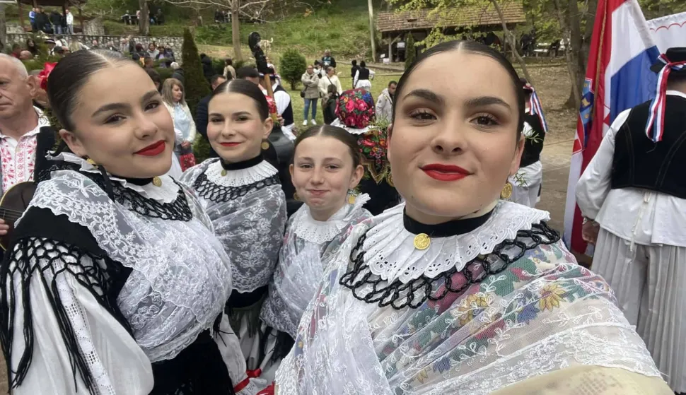 DONJI MIHOLJAC - KUD "Matija Gubec" Donji Miholjac u Oraovici, u Sjevernoj Makedoniji, sudjelovao je na 22. Međunarodnom folklornom festivalu "Veligdenski sredbi" travanj 2026.