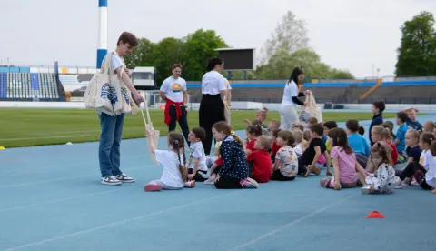 Osijek, 16. 4. 2026., Javnozdravstvena inicijativa Trenirajmo sigurni pod suncem, Stadion Gradski vrtzdravlje; djeca; za&scaron;tita od sunca; zdravstvo; inicijativa; sport; aktivnost