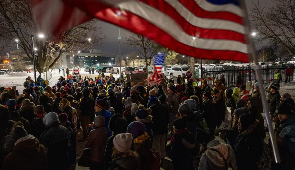 MINNEAPOLIS, MINNESOTA - FEBRUARY 01: Mourners attend a vigil for slain nurse Alex Pretti outside the VA Hospital where he worked on February 01, 2026 in Minneapolis, Minnesota. Pretti was shot and killed by U.S. Border Patrol agents Jesus Ochoa and Raymundo Gutierrez on January 24, following the killing of Renee Good on January 7 by ICE agent Jonathan Ross. John Moore/Getty Images/AFP (Photo by JOHN MOORE/GETTY IMAGES NORTH AMERICA/Getty Images via AFP)