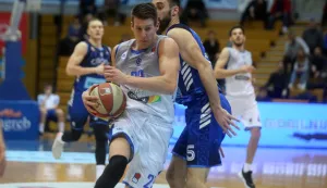 Zagreb, 19.11.2018. - Utakmica 8. kola regionalne ko&scaron;arka&scaron;ke ABA lige Cibona - Zadar. Na fotografiji Luka Božić, Marko Ljubičić. foto HINA/ Daniel KASAP/ dk