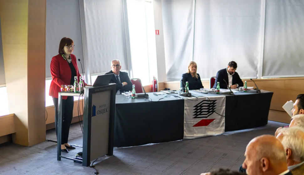 Osijek, 18. 4. 2026., Skup&scaron;tina Hrvatske komore inženjera građevinarstvagrađevinarstvo; inženjeri; skup&scaron;tina; građevina; Hrvatska komora inženjera građevinarstva