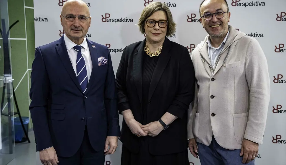 MAGAZIN SPICACredit: MANGJURACaption:&Scaron;pica s Macano- Grlić Radman i Ivana Dragičević