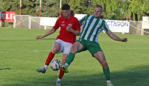 Kneževi Vinogradi, 18. 04. 2026, Igrali&scaron;te kraj bazena u Kneževim Vinogradima, nogomet, Borac - Vardarac, Treća NL Istok.snimio GOJKO MITIĆ