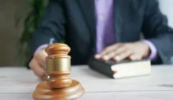 sud sudac sudnica sudački čekić