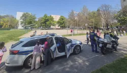 U osječkoj O&Scaron; Vijenac policija kroz igru učenicima nižih razreda približila pravila sigurnog pona&scaron;anja u prometu