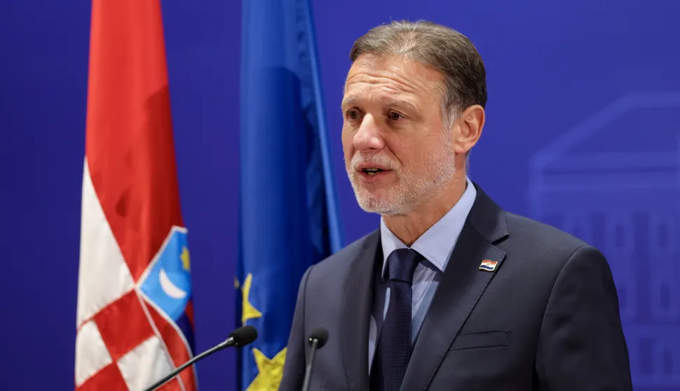 Zagreb, 25.03.2026 - Parlamentarni summit Inicijative triju mora 2026. u Nacionalnoj i sveučili&scaron;noj knjižnici. Na slici predsjednik Hrvatskog sabora Gordan Jandroković održao je zavr&scaron;nu tiskonvu konferenciju.foto HINA/ POOL/ Damir SENČAR/ ds