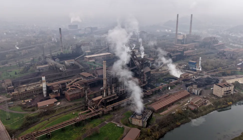 19.11.2024., Zenica, Bosna i Hercegovina - Pogled iz zraka na postrojenja Zeljezare Zenica i ArcelorMittal. Zenica je jedan od najzagadjenijih gradova svijeta. Photo: Armin Durgut/PIXSELL
