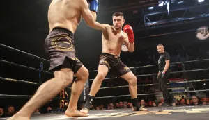Osijek, 07. 12. 2024, Velika dvorana Gradaski vrt, GOLDEN FIGHT 7, kickboxing, MMA; Muay Thai, boks, boks bez rukavica, Antonio Krajinović - Petar Ciovartanovići SNIMIO BRUNO JOBST