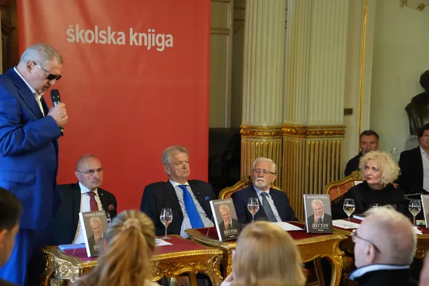 Miomir Žužul, Knjiga "Diplomacija &ndash; druga strana rata", &Scaron;kolska knjiga