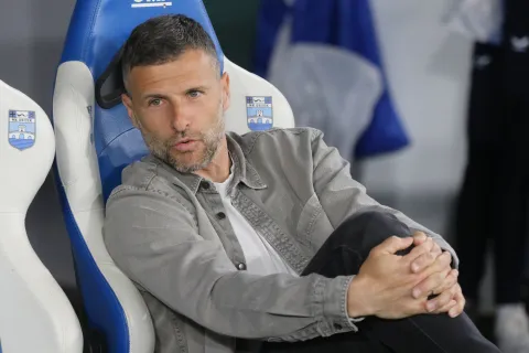 Osijek, 17. 04. 2026, Opus Arena, nogomet, Osijek - Varaždin, SuperSport HNL 25/26. Trener Osijeka, Tomislav Radotić.snimio GOJKO MITIĆ