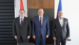 ZAGREB, 23. travnja 2026. (Hina) - U Ministarstvu gospodarstva potpisan je ugovor o dodjeli bespovratnih sredstava za projekt "Hvatanje i skladi&scaron;tenje ugljikova dioksida", u okviru Nacionalnog plana oporavka i otpornosti 2021.&ndash;2026., izvijestili su u četvrtak iz Ministarstva navodeći kako je ugovor vrijedan 2,67 milijuna eura.